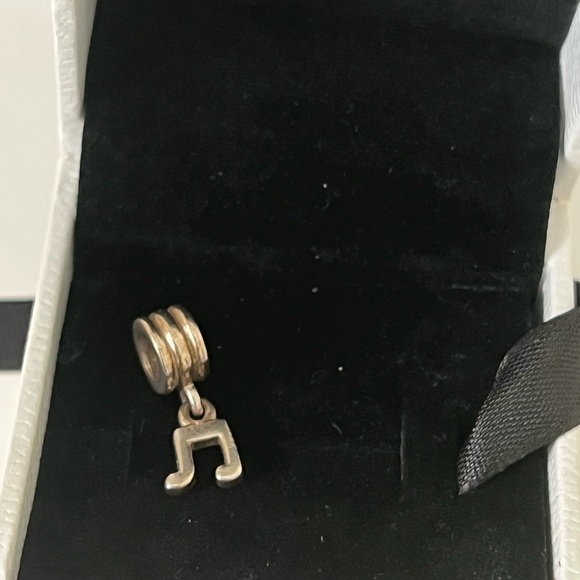 Music note retired PANDORA charm - Picture 2 of 4